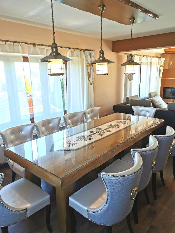 Posedenie v ubytovaní ApartPodhale