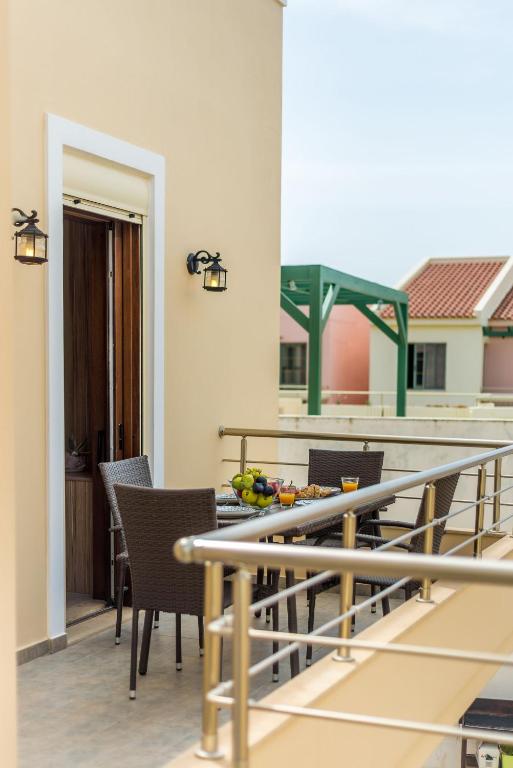 A balcony or terrace at Amphitrite Beach House
