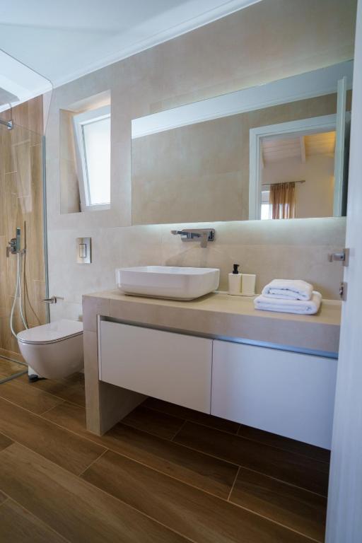 Koupelna v ubytování Astrali Stone Villas