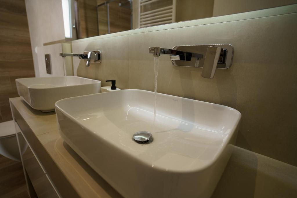 Koupelna v ubytování Astrali Stone Villas