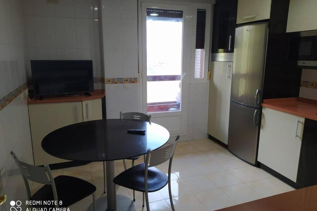 Kuchyň nebo kuchyňský kout v ubytování Vivienda Briviesca La Vega 2