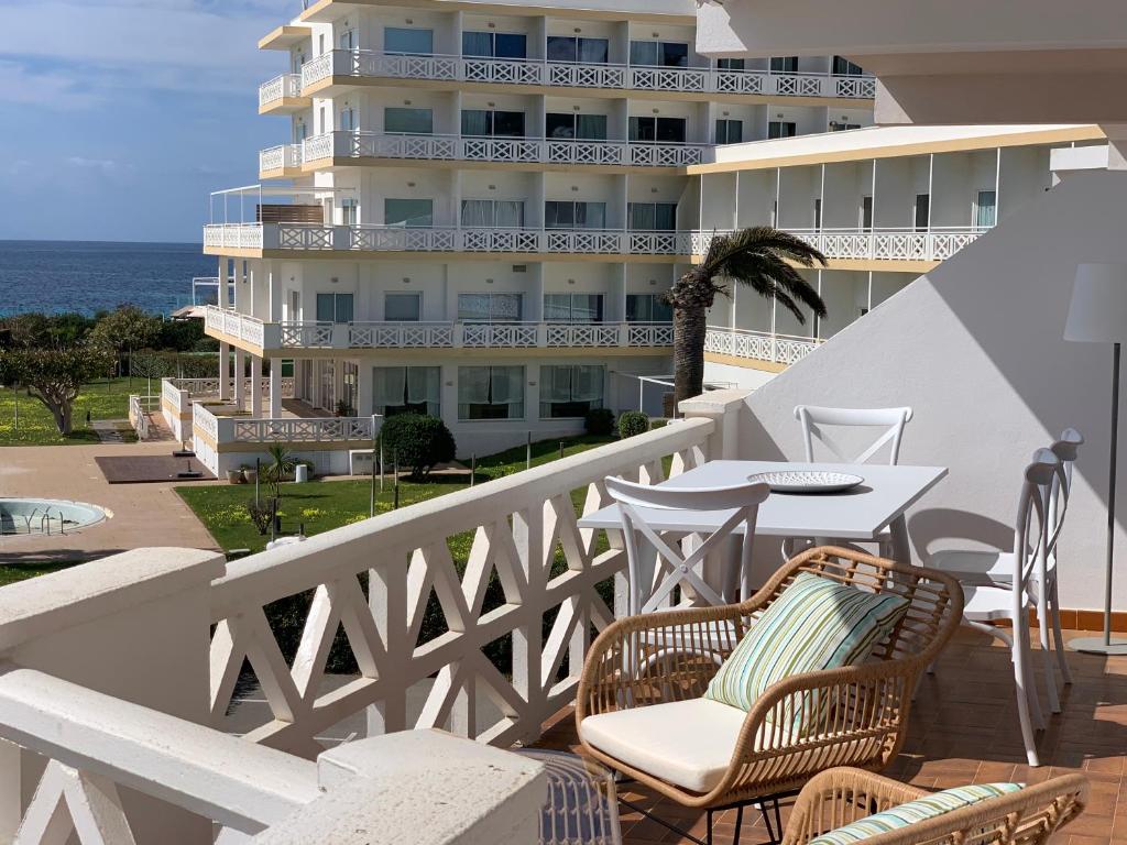 Apartamento en Playa Santo Tomas, Es Migjorn Gran – Updated ...