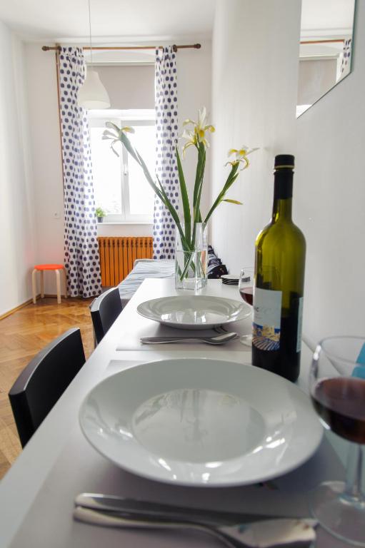 Cozy river view apartment - 10