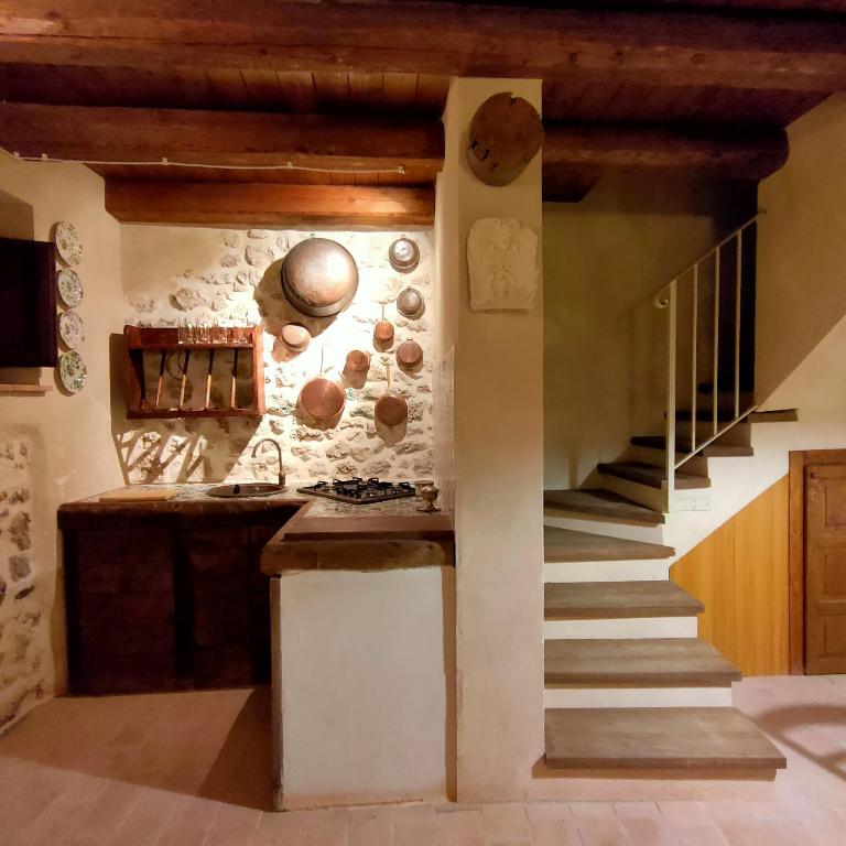 Kuchyň nebo kuchyňský kout v ubytování IL BORGO DI ROCCA CALASCIO