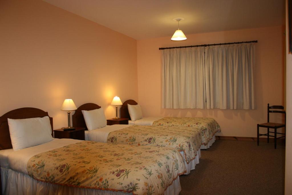 Valley Lodge Room Only Guest House - Triple Room