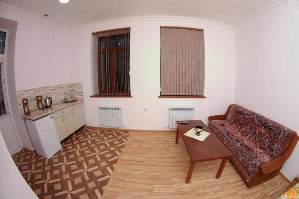 Kuchyň nebo kuchyňský kout v ubytování Vanand Guest House