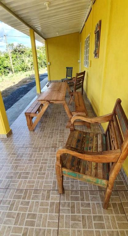  CASA GIRASSOL-Sítio Trilha das Flores
