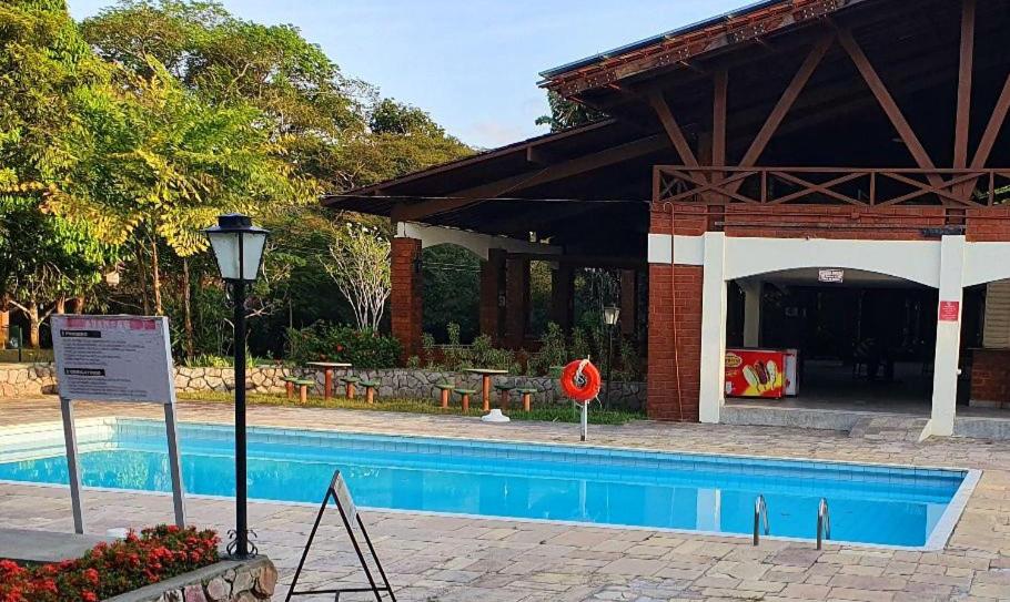  Casa de campo em Condomínio Fechado