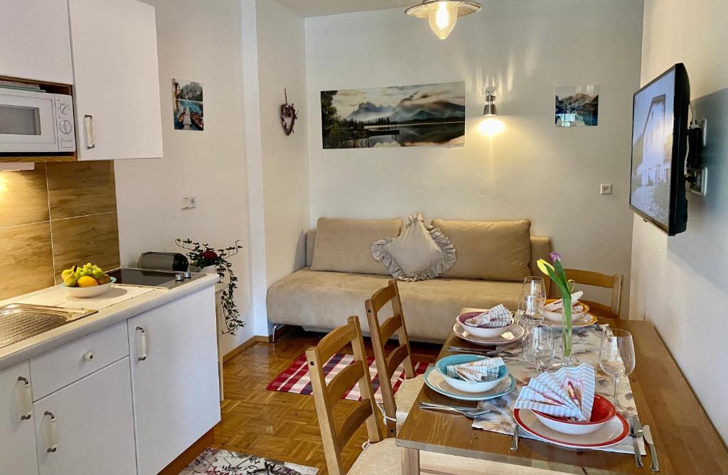 Kuchyň nebo kuchyňský kout v ubytování Landhaus Klopein