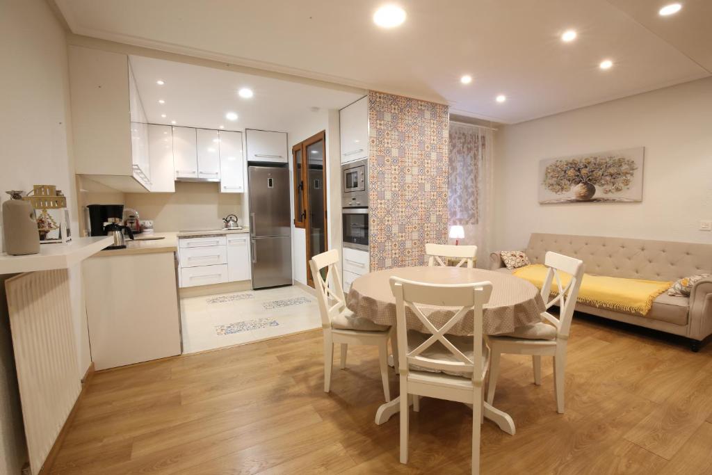 Apartamento Oviedo General Elorza - Two-Bedroom Apartment