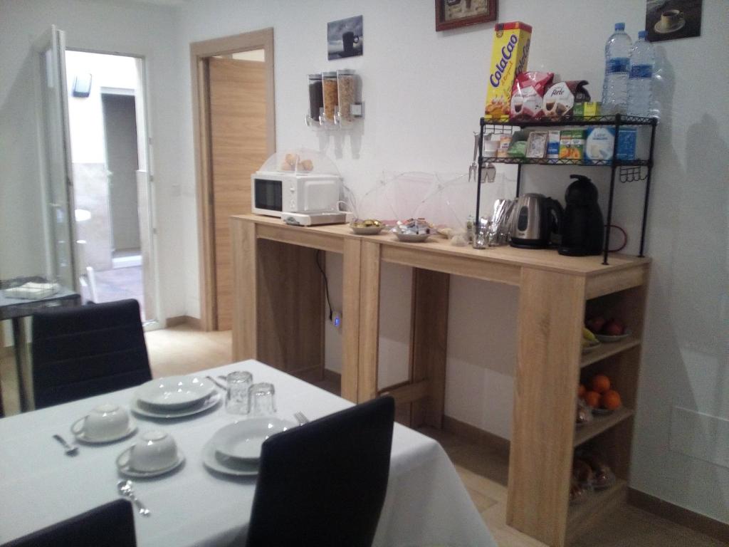 A kitchen or kitchenette at Casa María