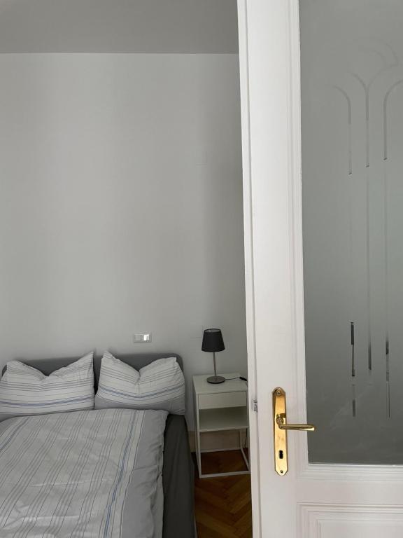 Zdjęcie z galerii obiektu 100m2 Apartment Nähe 1010 Wien w Wiedniu