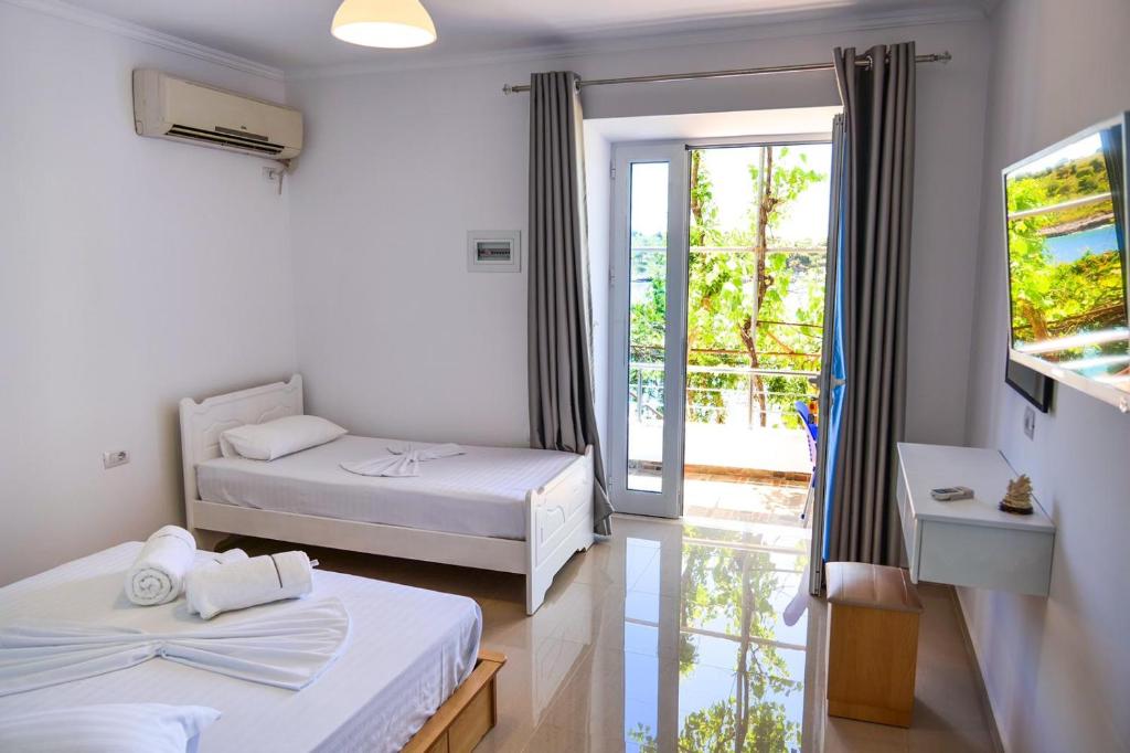 Villa Xhefri - Image 2