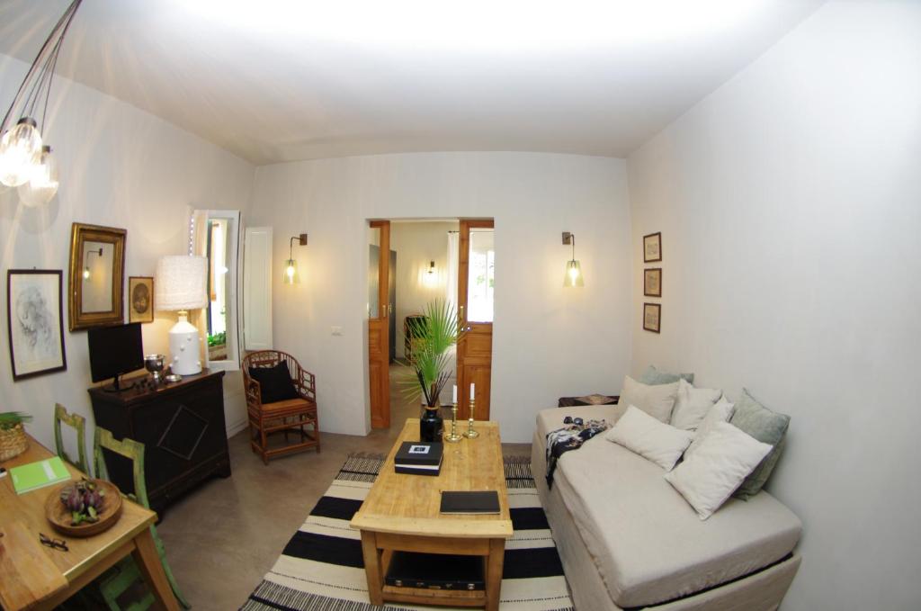 Kép Appartamento Centro Città quartiere Oltrarno con una camera da letto szállásáról Firenzében a galériában