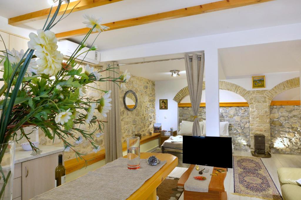 A seating area at Studio in Corfu town