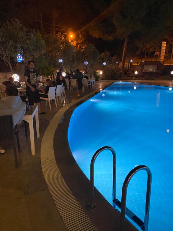 Bazén v ubytování Pamukkale Whiteheaven Suite Hotel nebo v jeho okolí