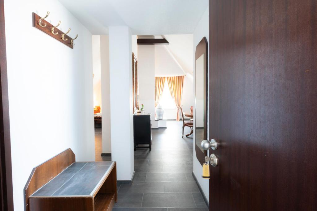 Hotel Astoria am Urachplatz - Resim 26