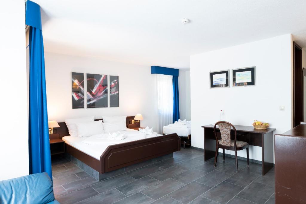 Hotel Astoria am Urachplatz - Resim 21