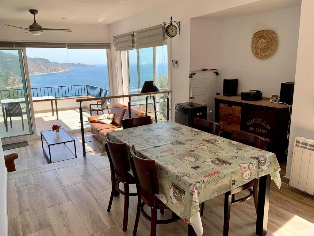 “Apartamento Cala Salions en Tossa de Mar.... con vistas y cerca a la playa”