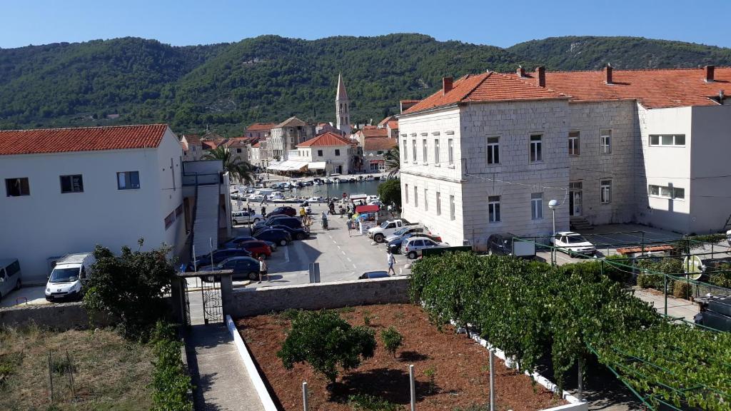 Nespecifikovaný výhled na hory nebo výhled na hory při pohledu z apartmánu
