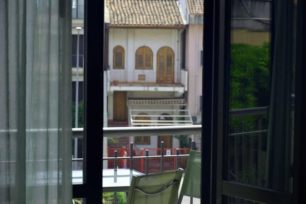 A balcony or terrace at Appartamento CasaSoleMare Fondachello