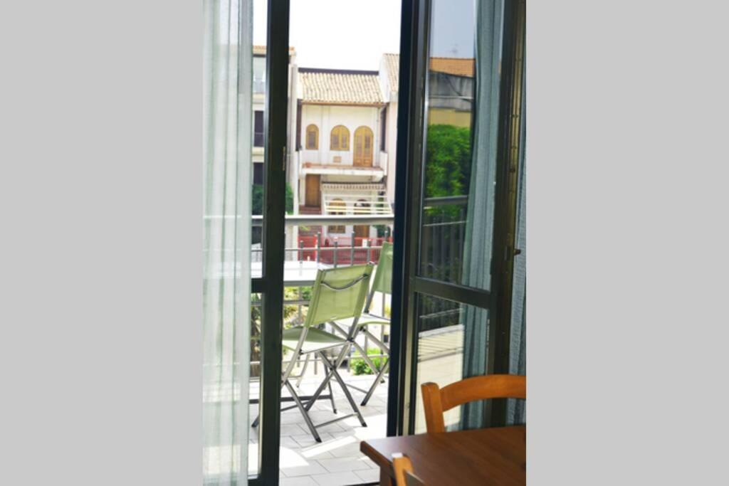 A balcony or terrace at Appartamento CasaSoleMare Fondachello