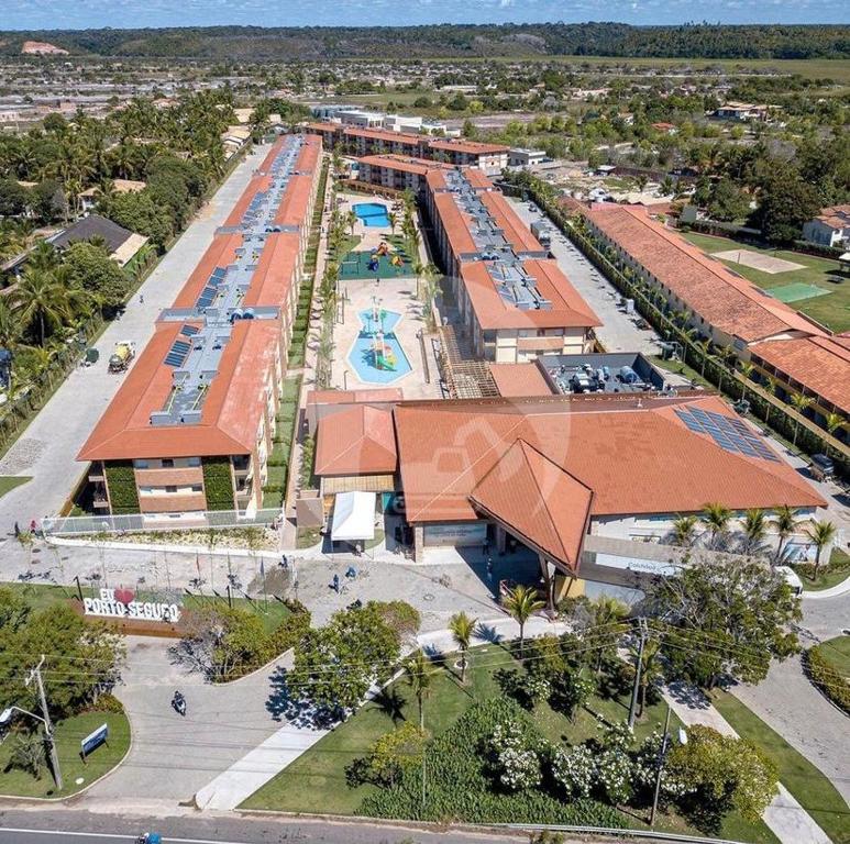 an overhead view of a resort with a swimming pool at Ondas Praia Resort in Porto Seguro