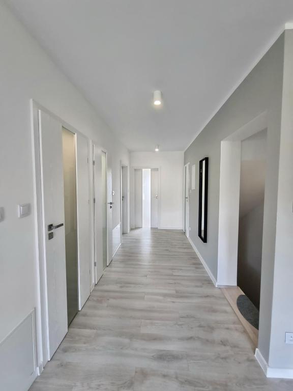 Fotografia z galérie ubytovania Domek pod świerkami - "Apartamenty świerkowe" v destinácii Kudowa-Zdrój