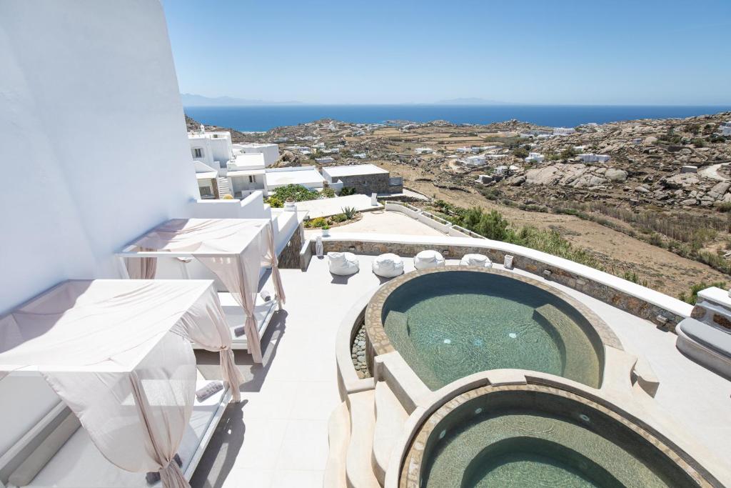 The swimming pool at or close to Sea & Stone Residence Mykonos