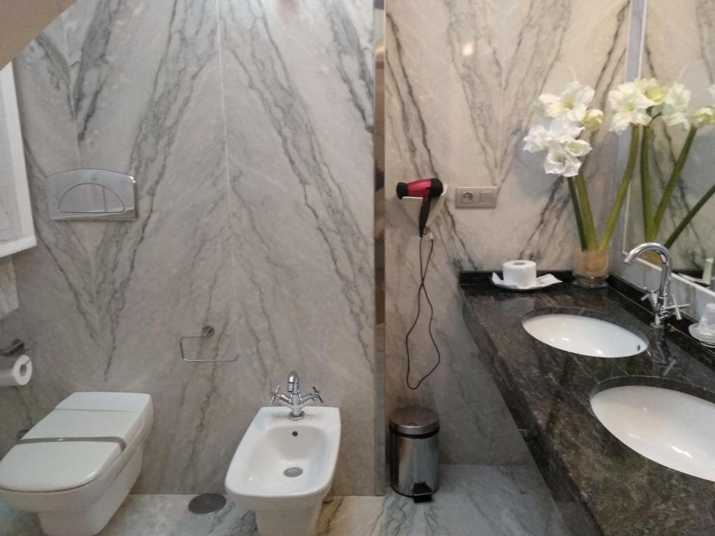 A bathroom at Hotel Rural Finca Aldeola