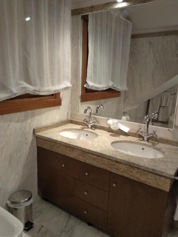 A bathroom at Hotel Rural Finca Aldeola