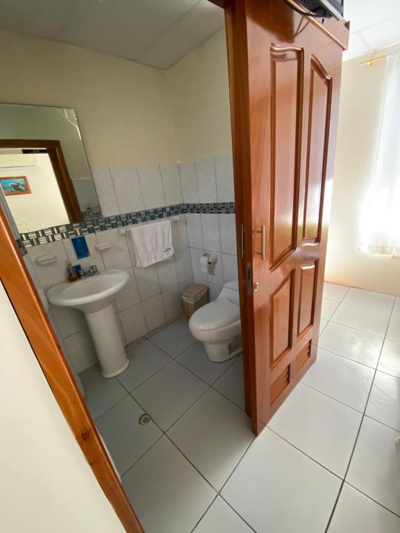 Koupelna v ubytování Hostal Casa Edén