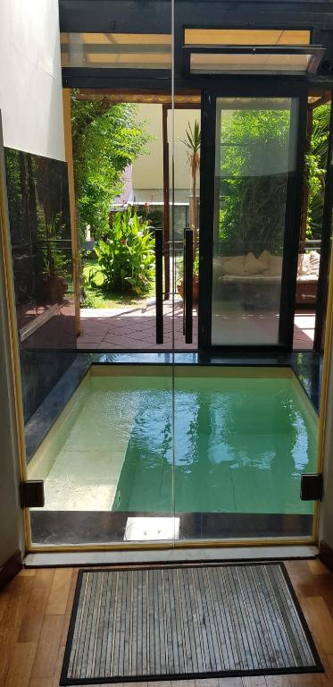 La casa con piscina riscaldata interna ANNA LUXURY GARDEN, Pisa – Prezzi  aggiornati per il 2023