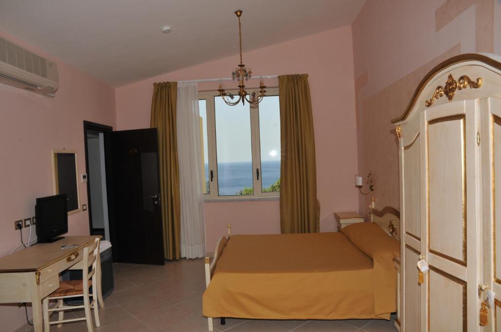 Hotel Scilla - 四人间