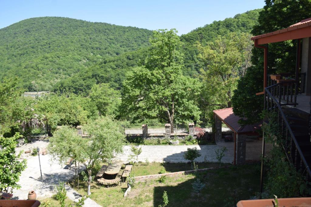 Vista general d'una muntanya o vistes d'una muntanya des de l'hostal o pensió