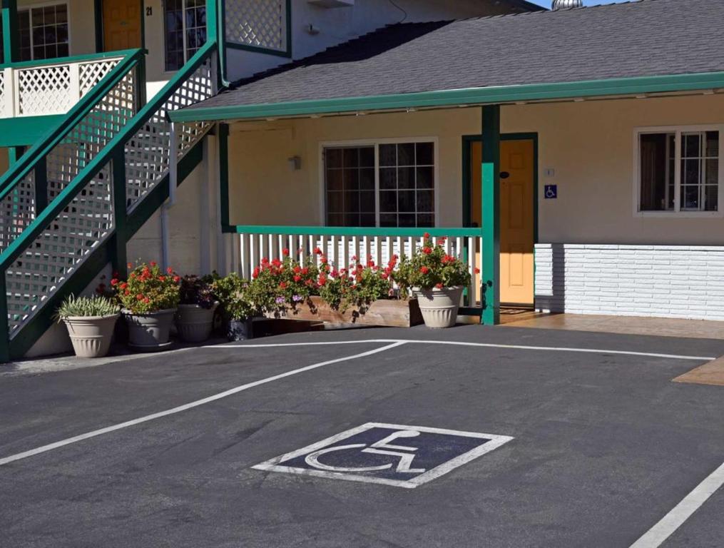 Fotografie z fotogalerie ubytování Monterey Pines Inn v destinaci Monterey