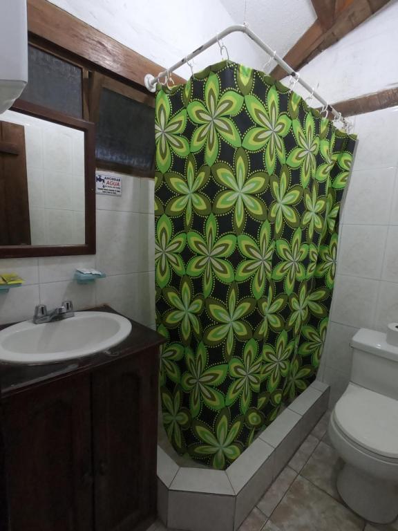 Koupelna v ubytování Hostal Inti Luna