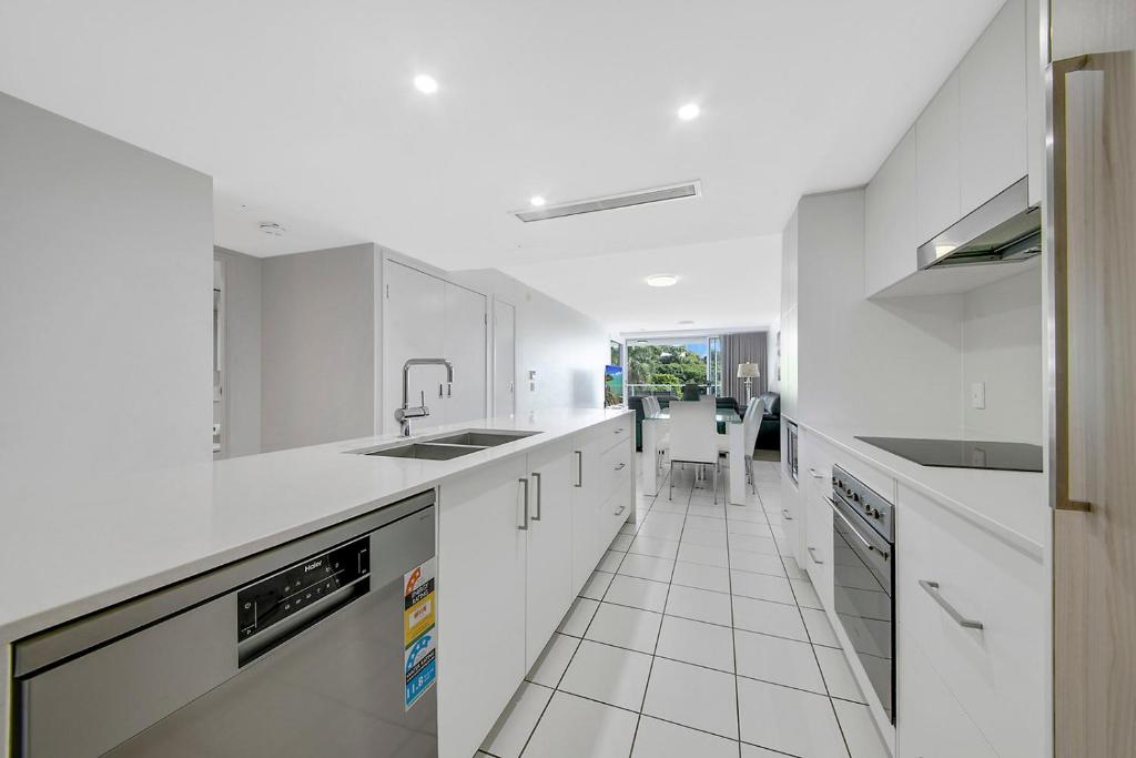Kuchyň nebo kuchyňský kout v ubytování Echelon Apartments Yeppoon