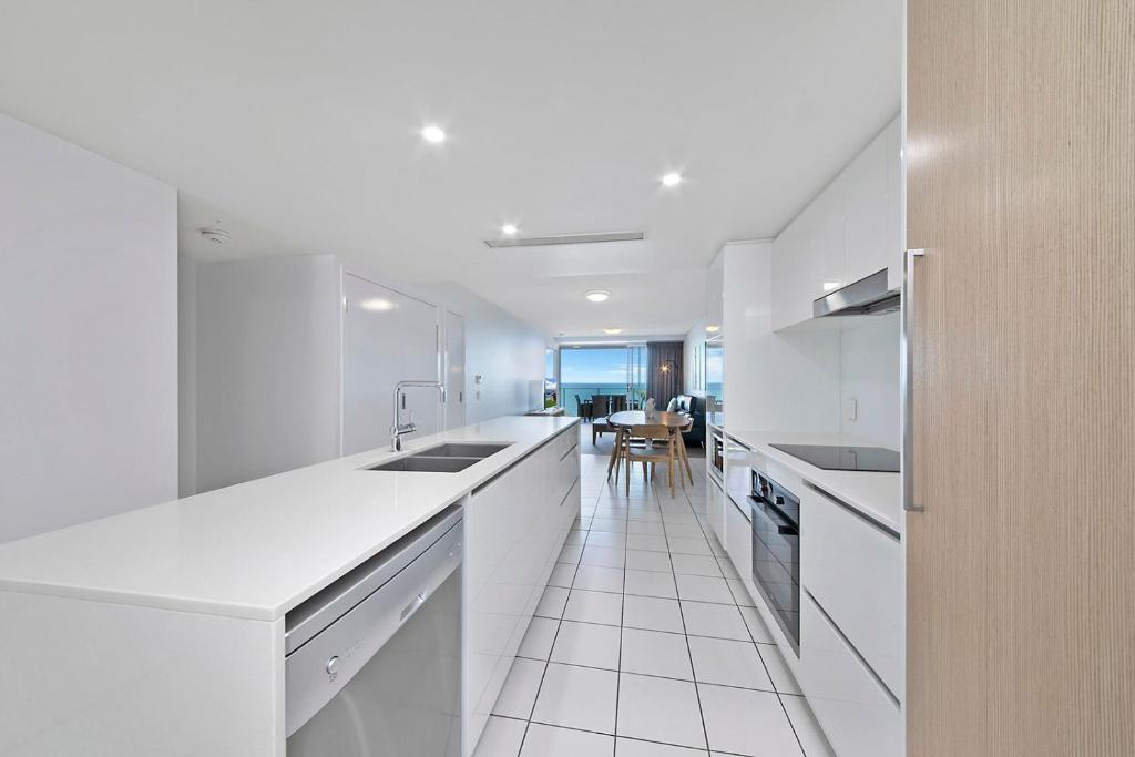 Kuchyň nebo kuchyňský kout v ubytování Echelon Apartments Yeppoon