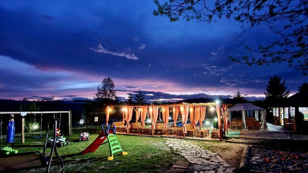 Zahrada ubytování Holiday Home Rodjak sa sela