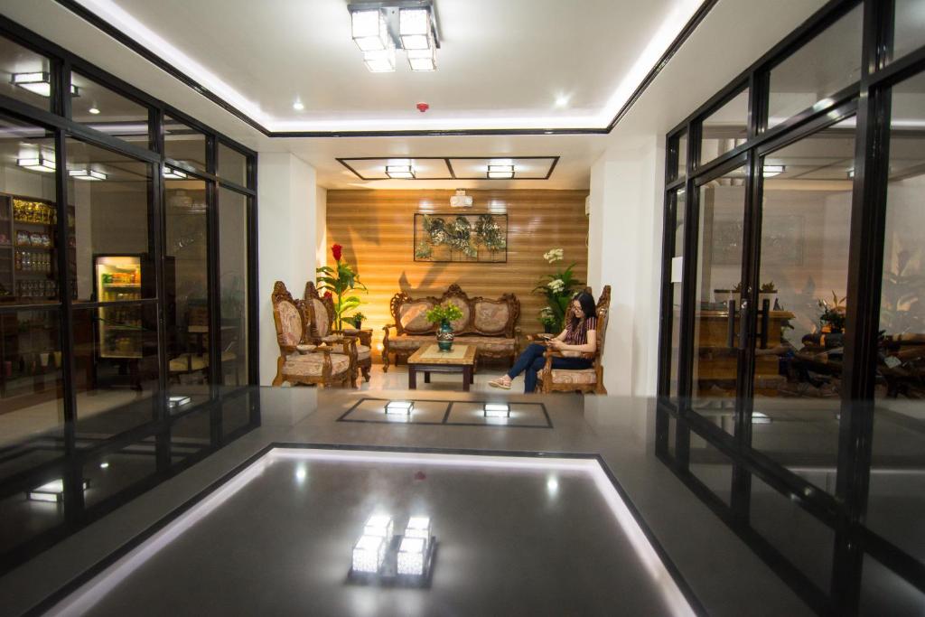 Posezení v ubytování Diamond Hotel And Resto
