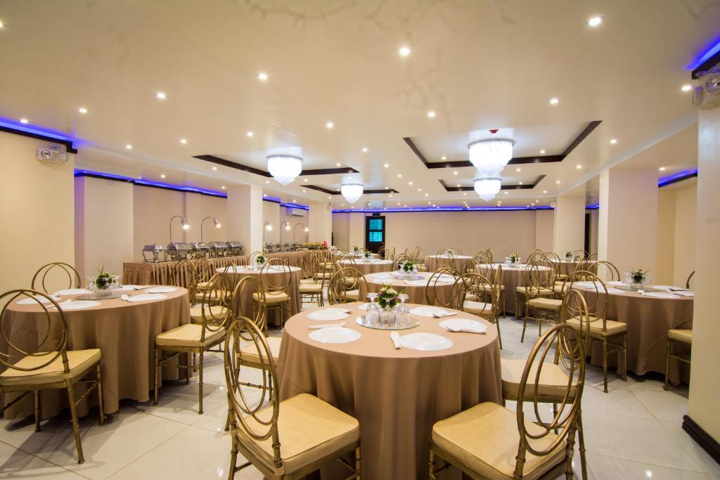 Restaurace v ubytování Diamond Hotel And Resto