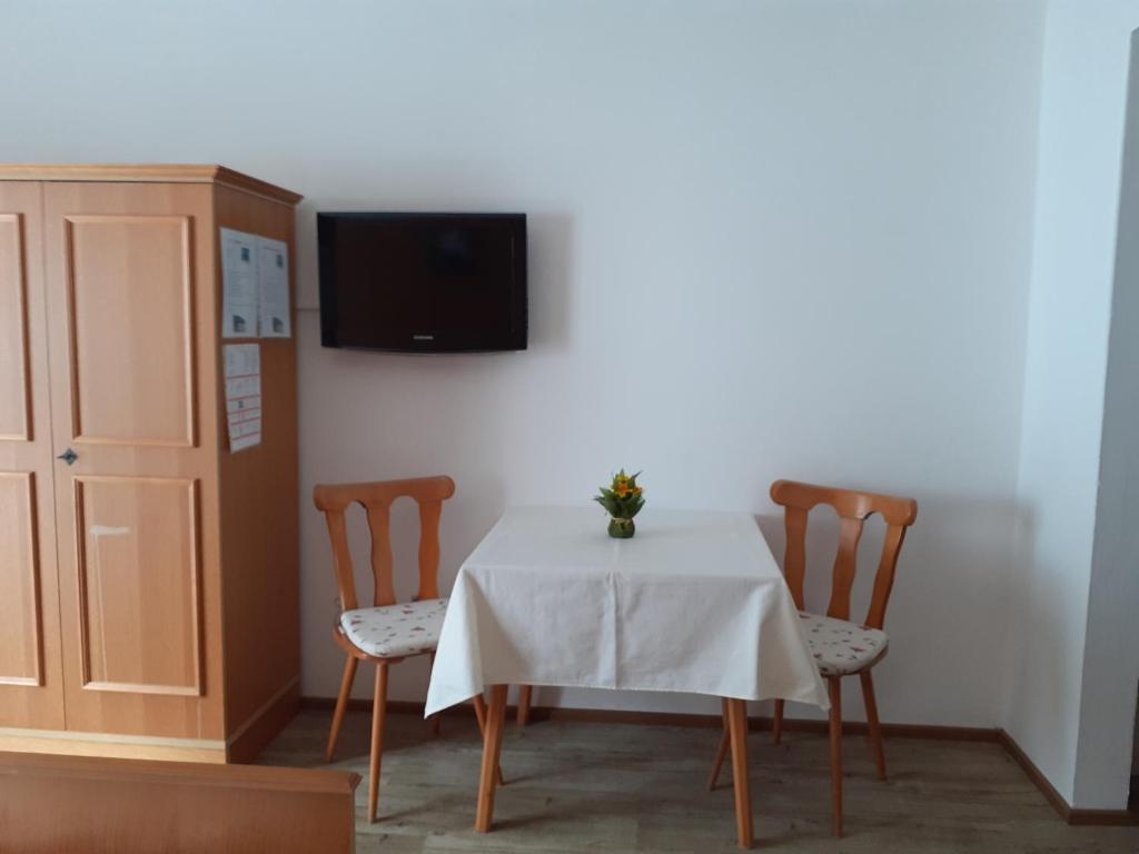 TV a/nebo společenská místnost v ubytování Bauernhof Grieslehen