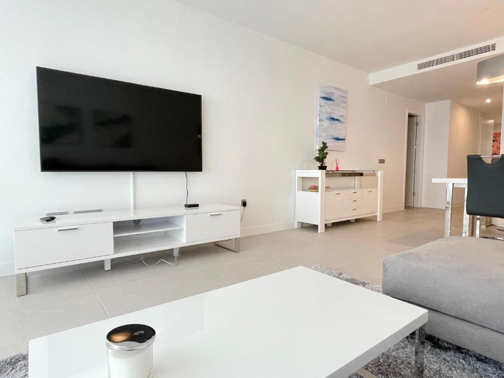 Fotografie z fotogalerie ubytování Bayview, Benalmádena - Luxurious home with views, garden, community pool and a padel court v destinaci Benalmádena