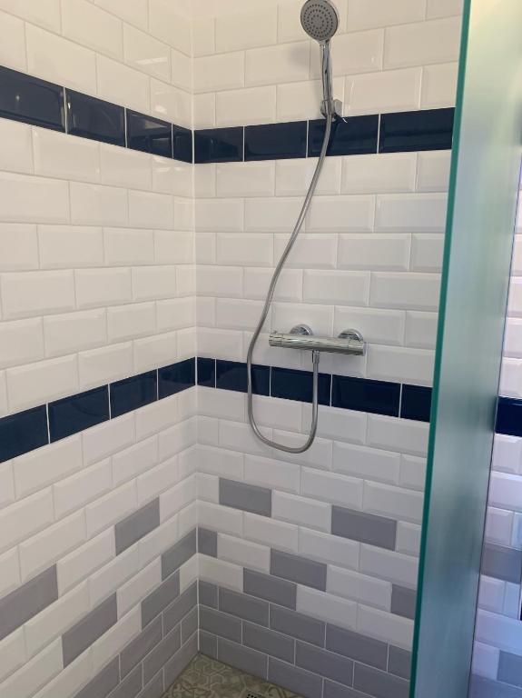 Kúpeľňa v ubytovaní Levendulakert Siófok Apartmanház