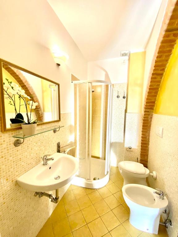 Koupelna v ubytování Agriturismo L'Antica Quercia