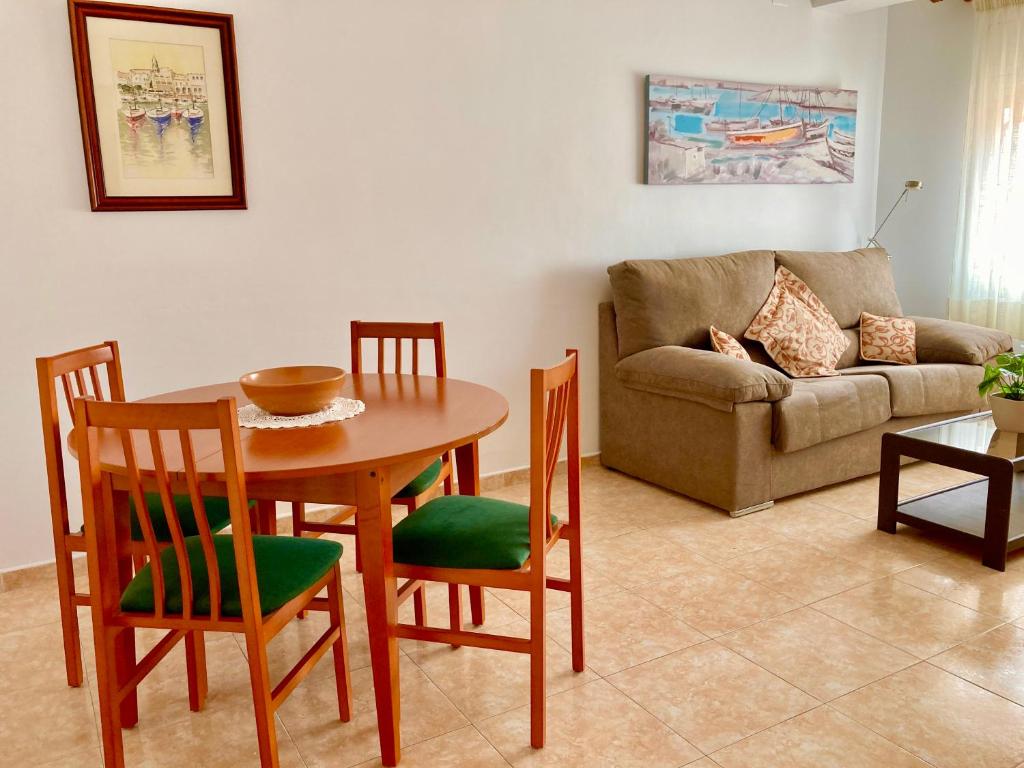 Posedenie v ubytovaní Apartamento Orient en Palamós tercera línea de mar