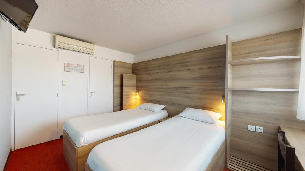 Ever Route 64 Brit Hotel Tarbes Ibos - Twin Room