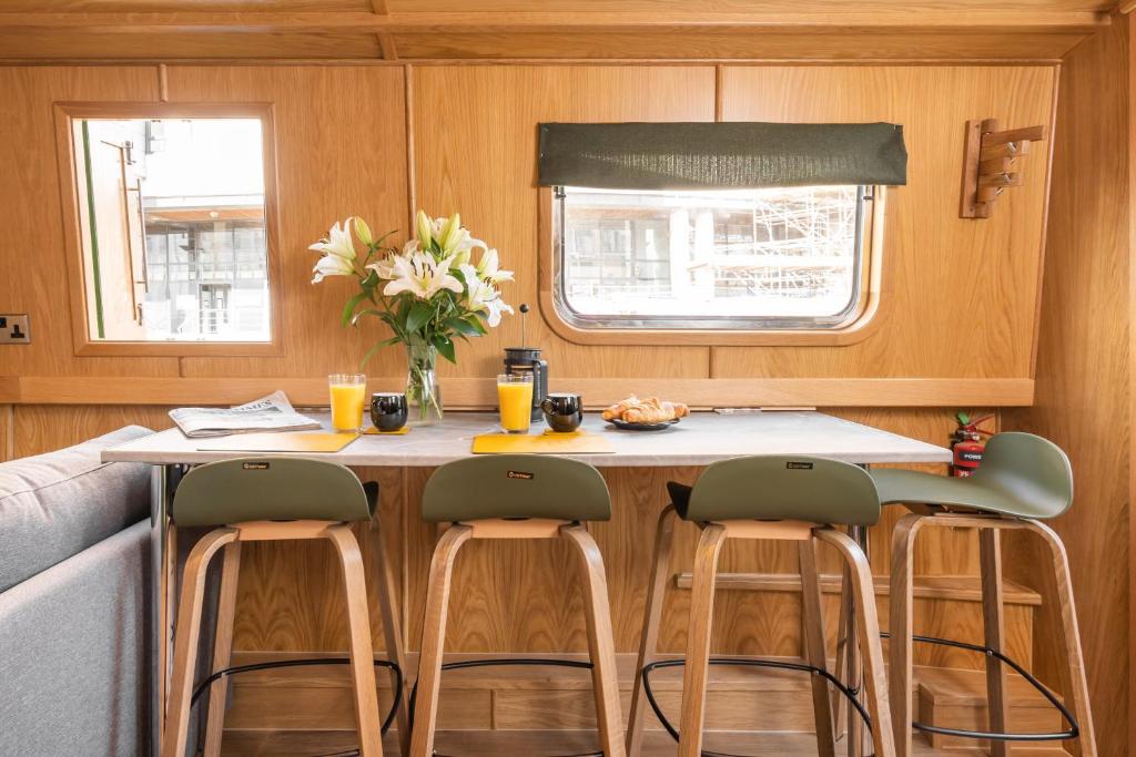 Nápoje v ubytování Edinburgh - Houseboats