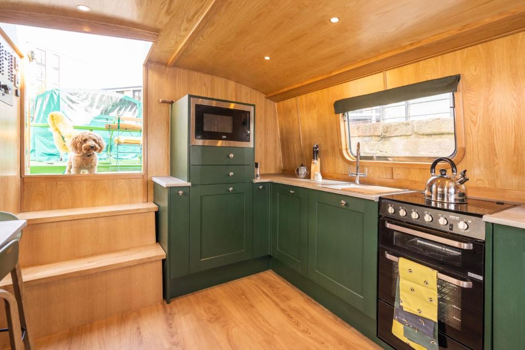 Kuchyň nebo kuchyňský kout v ubytování Edinburgh - Houseboats